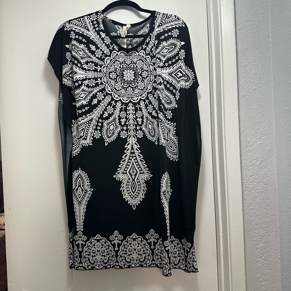 Black and White Patterned coverup